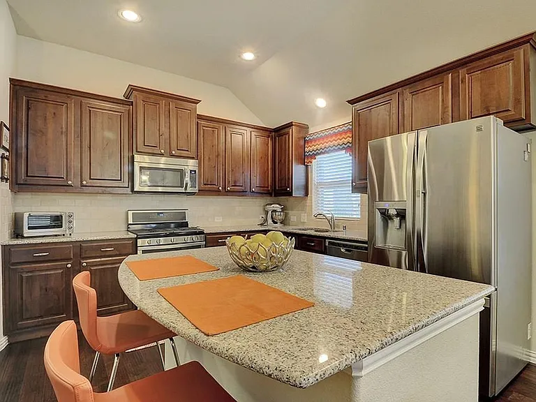 6004 Fremont Dr — Photo 6