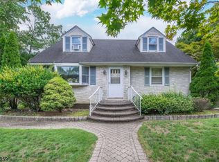 596 Grove St, Ridgewood, NJ 07450