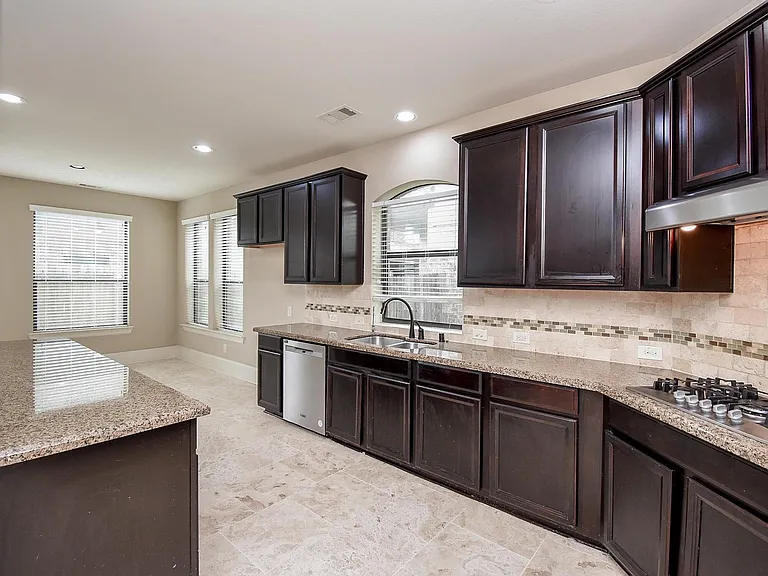 6034 Gracys Landing Ln — Photo 16