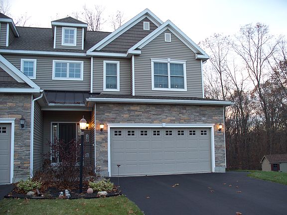 End unit, 2 car garage