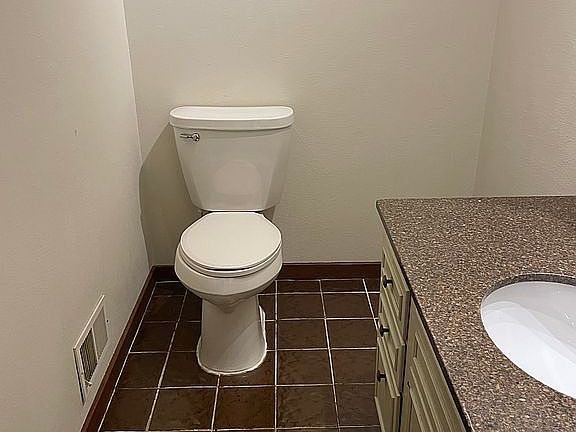 1/2 bath off entry