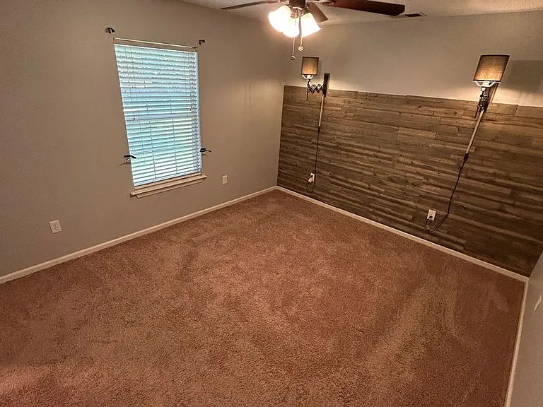141 Oakwood Dr — Photo 12