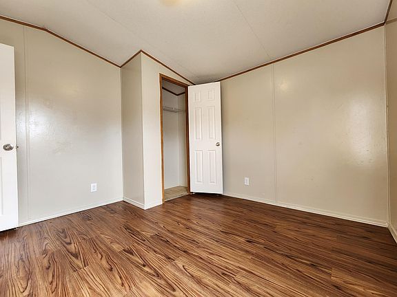 2nd image of 2214 Ash Dr