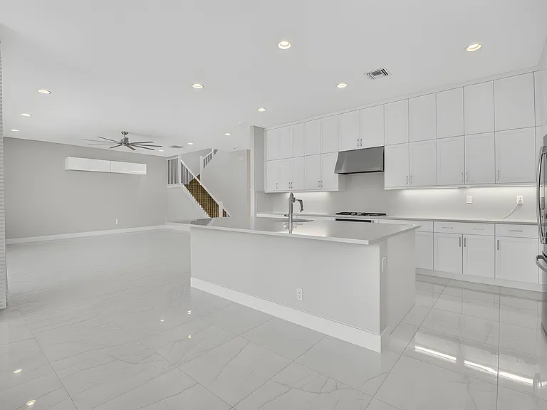 8270 Essex Country Club Dr — Photo 15
