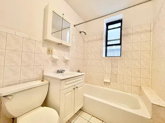 Rented by Century 21 Premier  | media 4