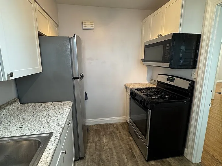 2079 Douglass Blvd — Photo 6