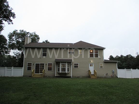 2nd image of 36 Williamsburg Way