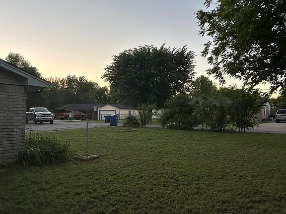 2nd image of 408 Cedar St