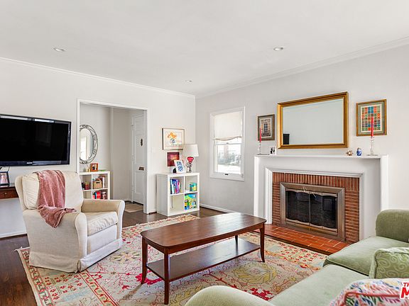 4th image of 2722 Butler Ave