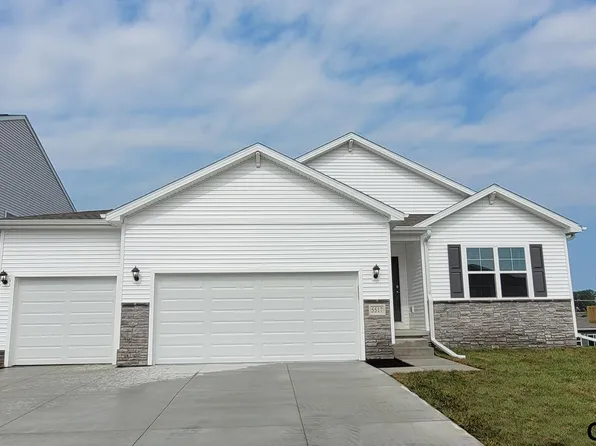 18451 Rose Lane Rd, Omaha, NE 68136