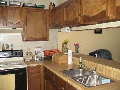 4th image of 1306/1302 BITTERLAKE DR