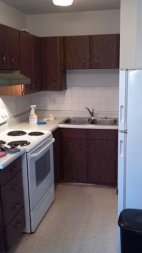 1607 Windsor Photo 1