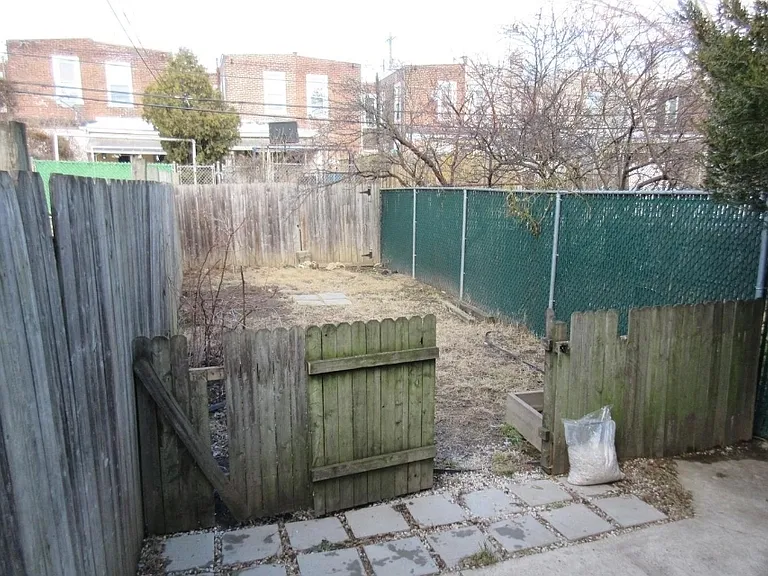 4628 Melrose St — Photo 22