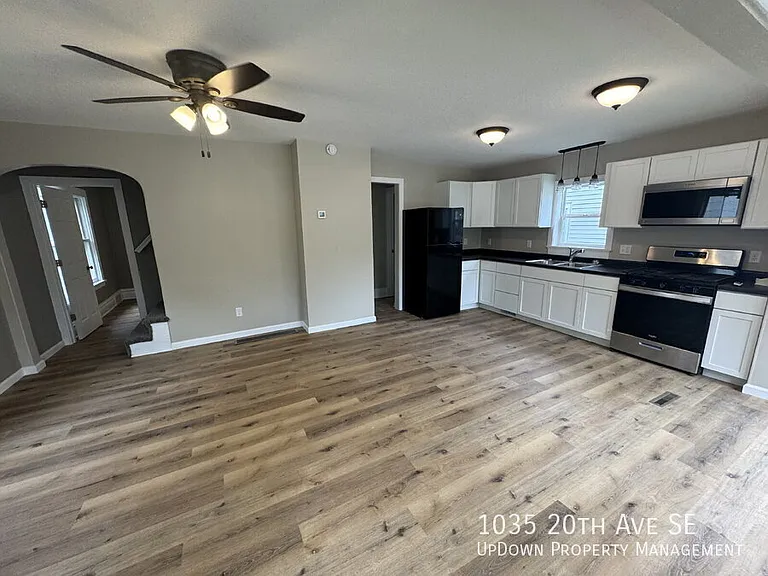 1035 20th Ave SE — Photo 8