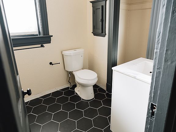 3rd image of 4600 Tennessee Ave #1