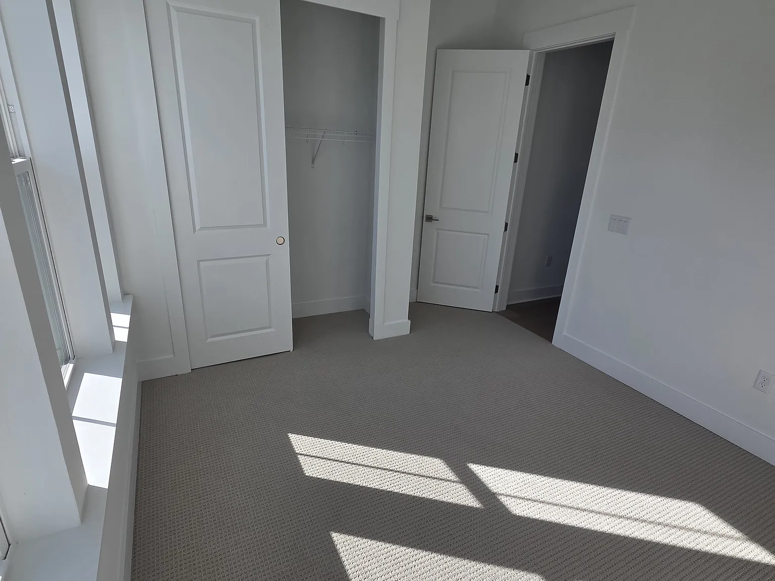 3 bed, 2228 sqft, $900 — Photo 3