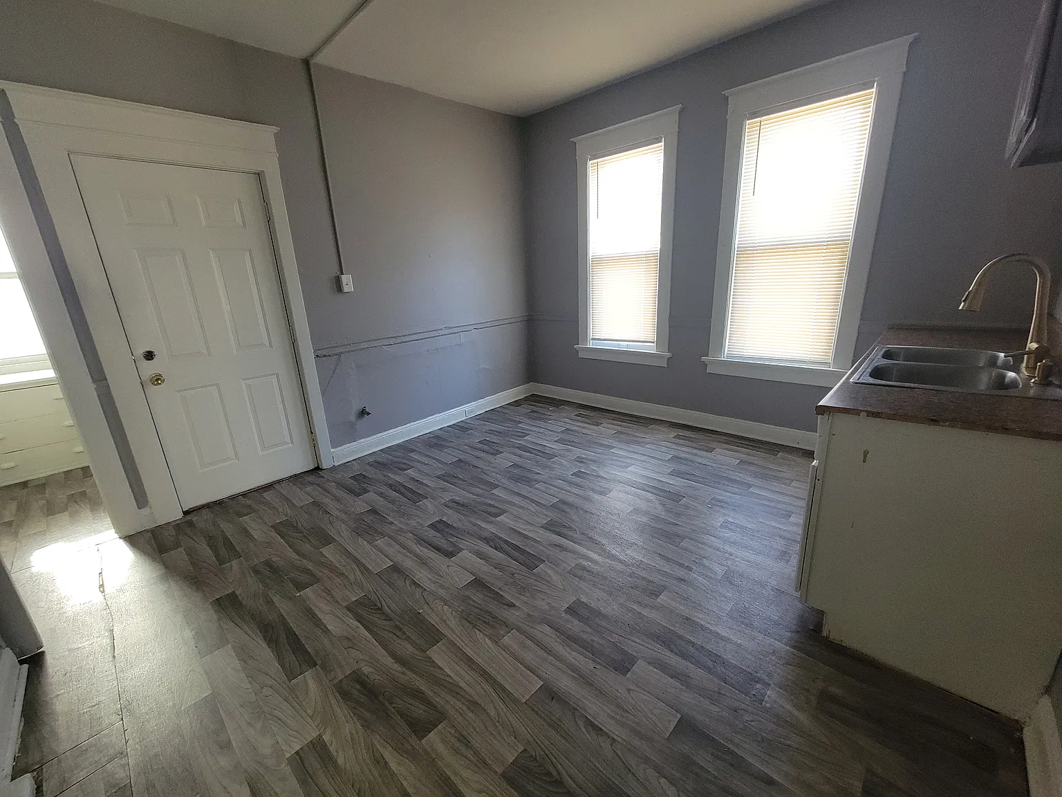 3 bed, 1200 sqft, $1,295 — Photo 4