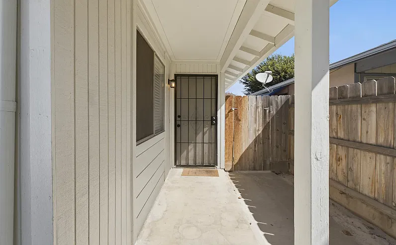 3 bed, 1156 sqft, $2,000 — Photo 4