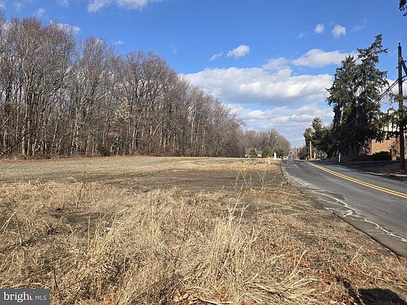 4th image of 10 & 26 Garwin Rd