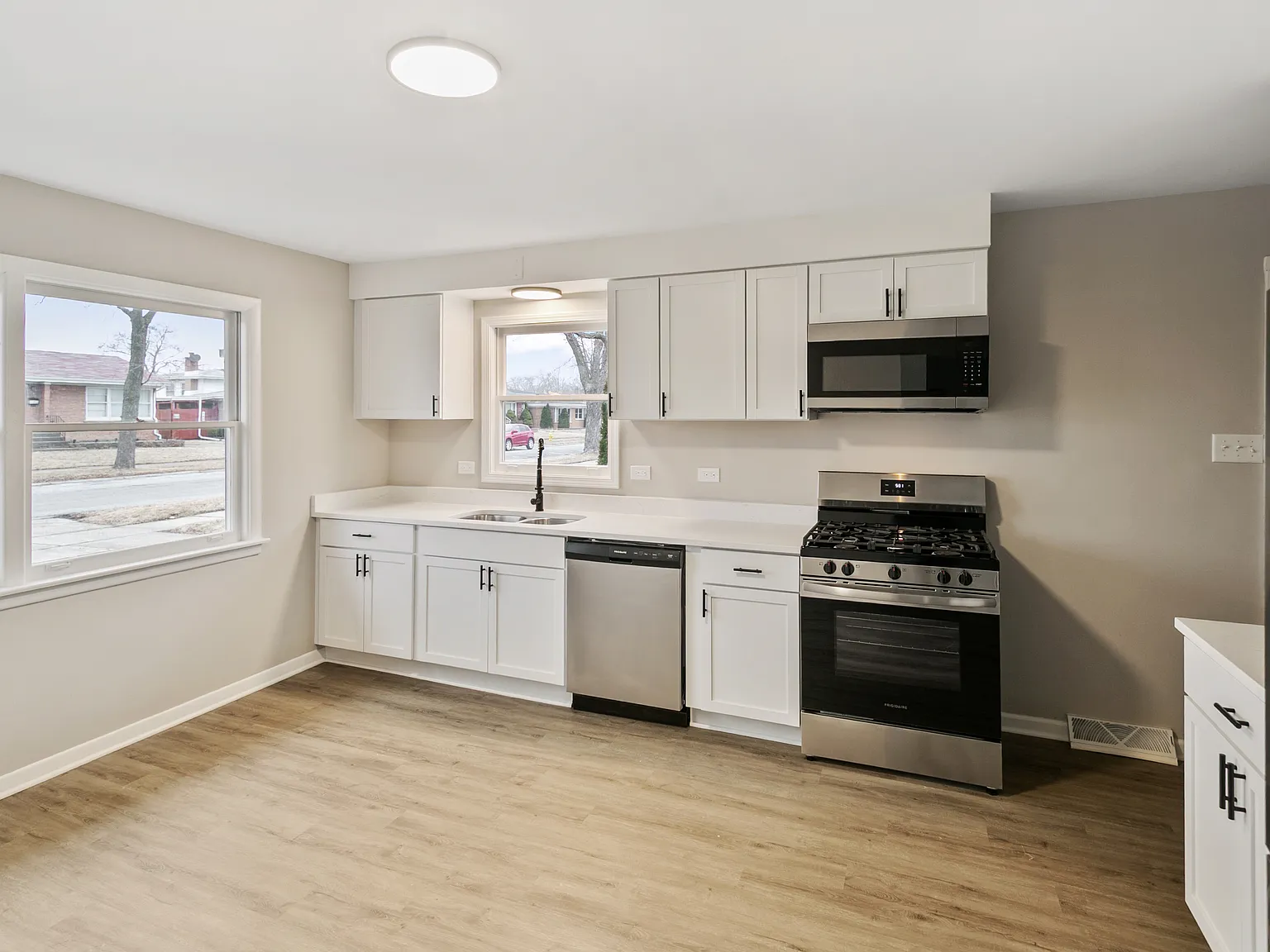 3 bed, 1750 sqft, $2,500 — Photo 4