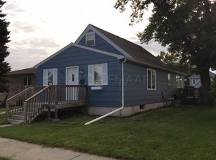 320 5th St N, Wahpeton, ND 58075