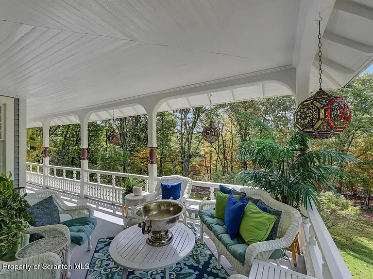 3360 Forest Rd — Photo 8