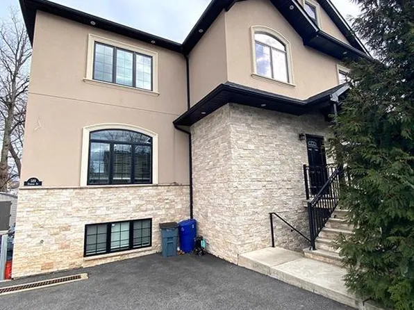 149 Dunham St, Staten Island, NY 10309