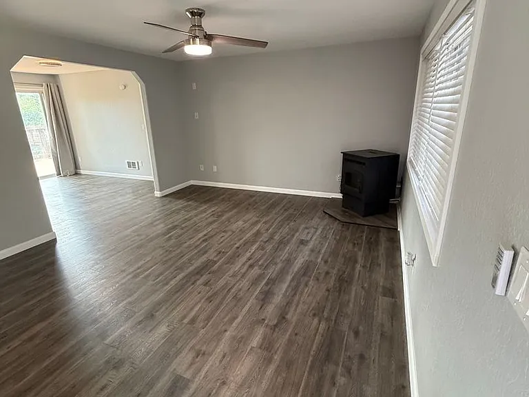 1871 Lake Dr — Photo 7