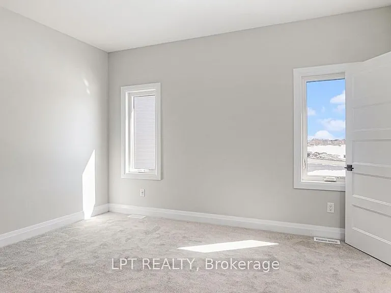 826 Namur St — Photo 9