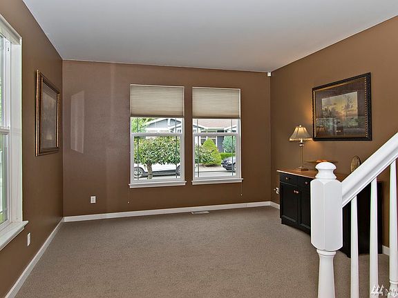 Warm & inviting! Feels like new construction!