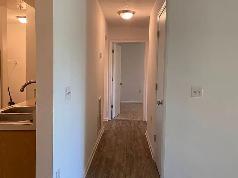 Acorn Grove Apartment Homes — Photo 10