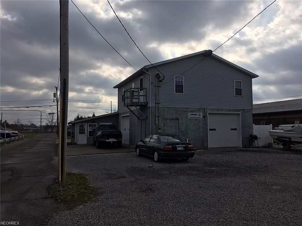 2nd image of 218 W 2nd St