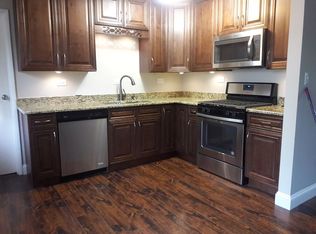 20 W Oak St, Lake In The Hills, IL 60156