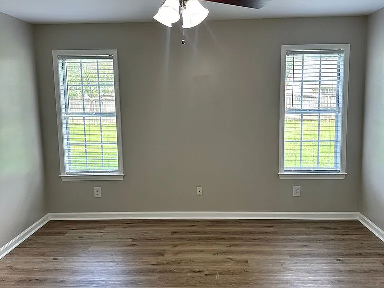 201 Belton Dr — Photo 18