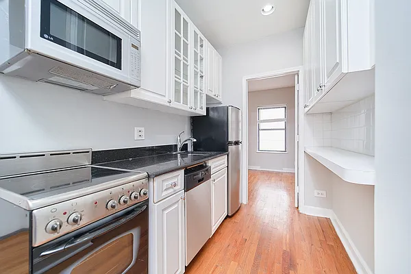 Rented by Living New York | media 11