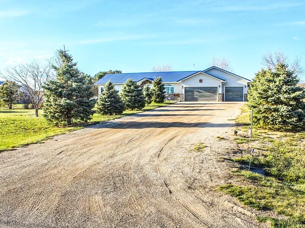 28884 Puckett St, Pierre, SD 57501