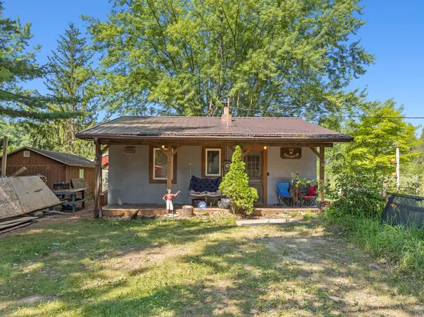 22713 Pogy Lake Dr, Evart, MI 49631