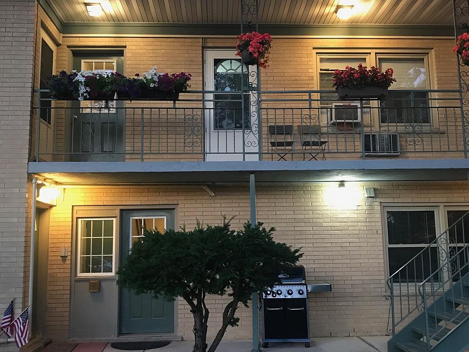 1st image of 4161 W Oakdale Ave APT 2C
