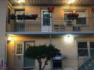4161 W Oakdale Ave APT 2C, Chicago, IL 60641