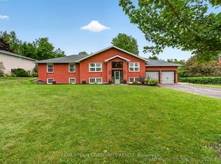 12 Cairns Blvd, Springwater, ON L9X 0N8