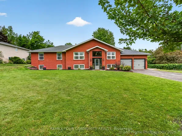 12 Cairns Blvd, Springwater, ON L9X 0N8