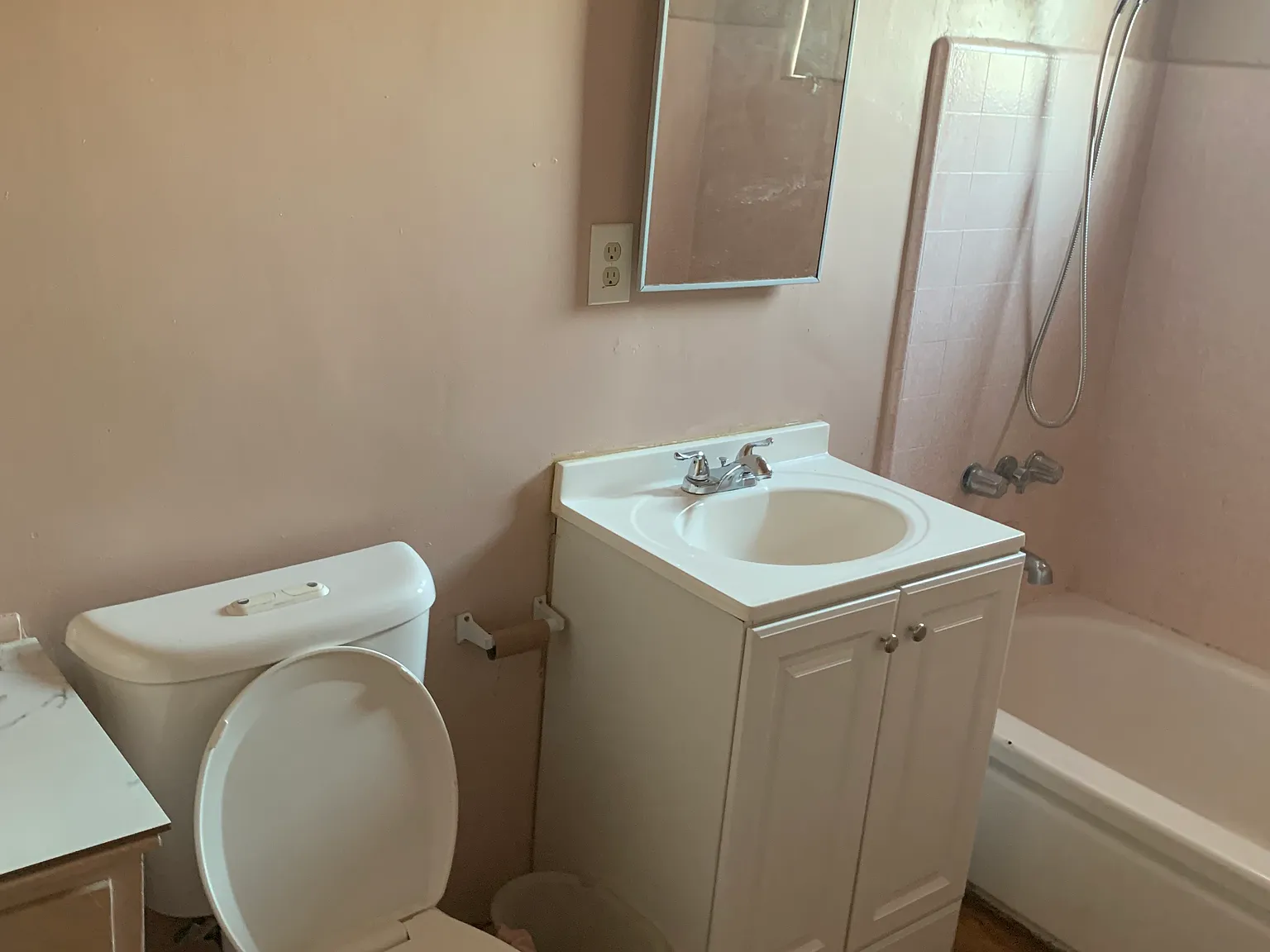 E 54th St, Maywood — Photo 1