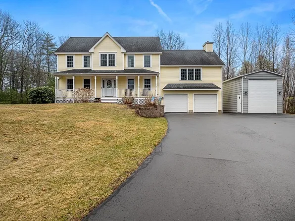 15 Shaker Ct, Lunenburg, MA 01462