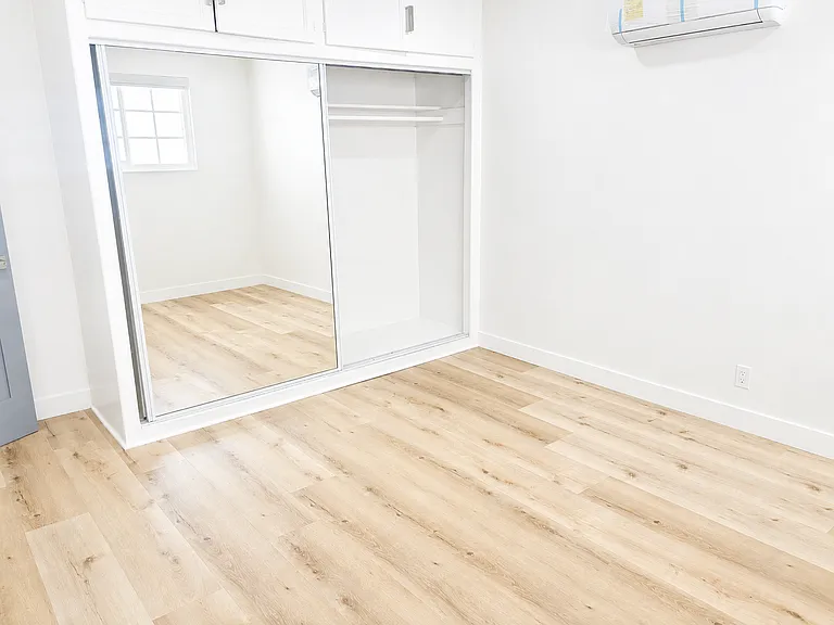 835 S Sherbourne Dr #12 — Photo 10