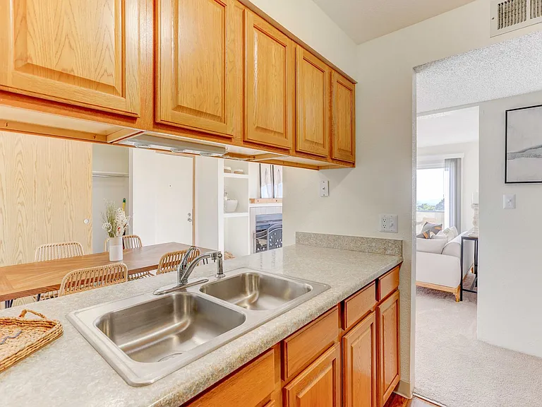 Americana Lakewood Apartments — Photo 81