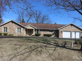 55 Waldheim Rd, Morton, IL 61550