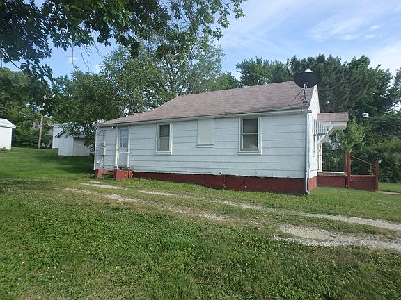 4th image of 406 N 2nd St