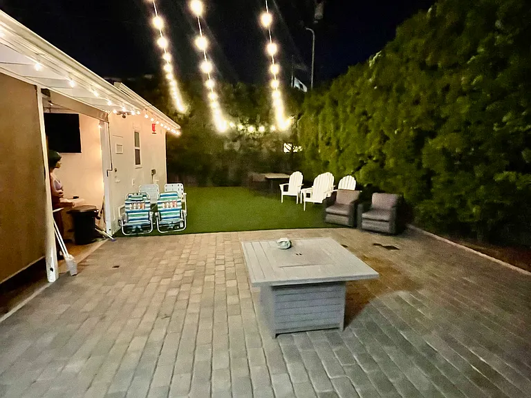 571 Park Dr — Photo 24