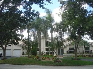 352 NW 111th Ave, Coral Springs, FL 33071