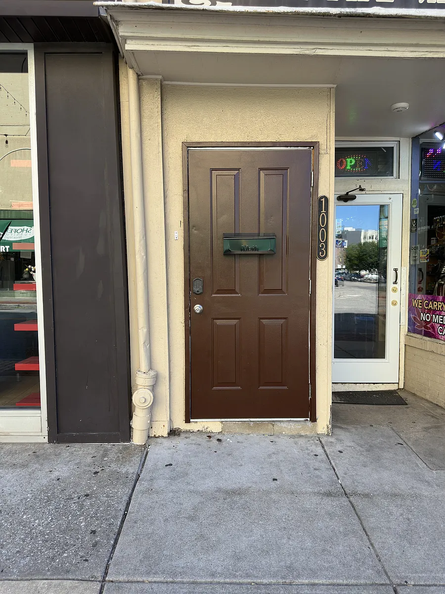 Building Photo - 1003 S Charles St #2